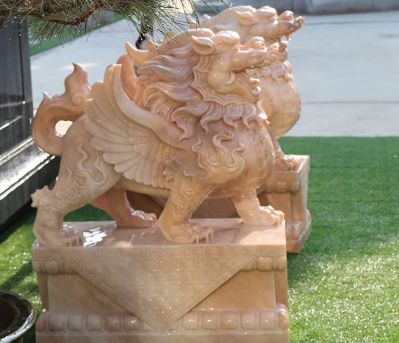 户外广场大型神兽景观装饰品晚霞红石雕貔貅博鱼网页版