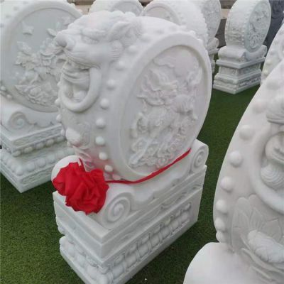 中式别墅摆放天然汉白玉石雕抱鼓石门墩