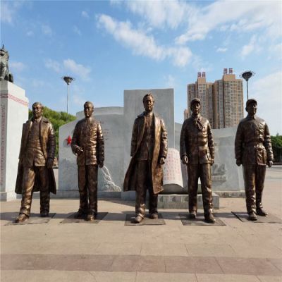 城市广场摆放大型玻璃钢仿铜历史伟人雕像
