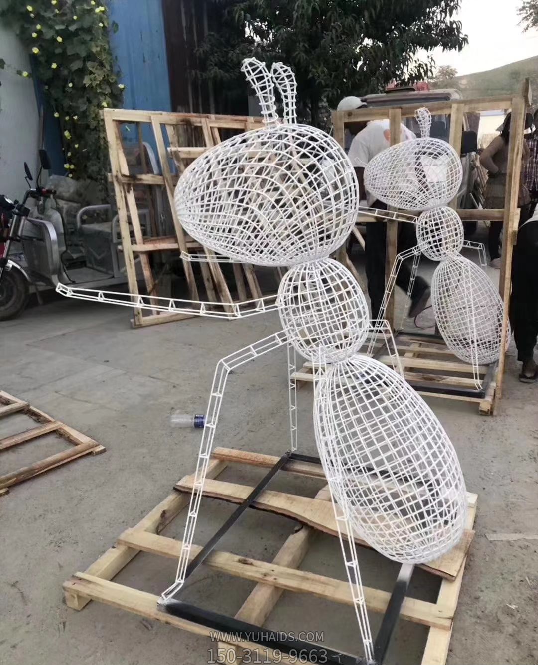 步行街坐立铁艺网格不锈钢蚂蚁博鱼网页版