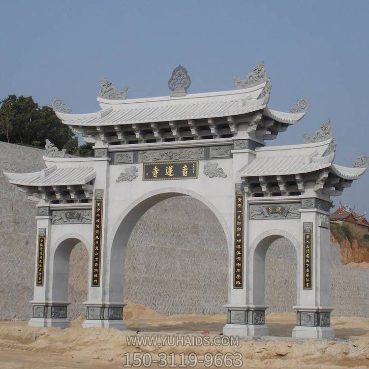 宗祠村口摆放大理石雕刻牌楼博鱼网页版
