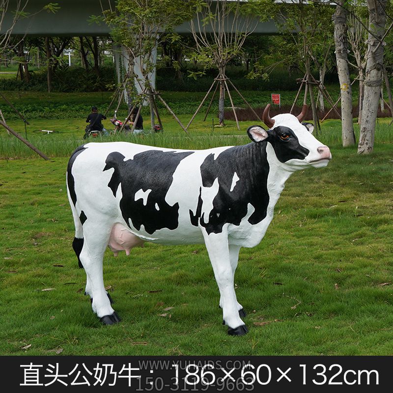 园林一只黑白大号仿真玻璃钢牛博鱼网页版