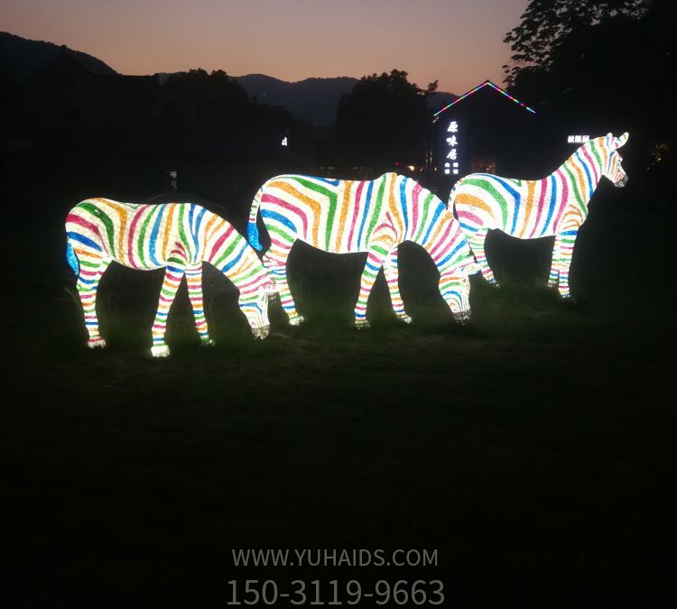 景区草地户外装饰灯光玻璃钢斑马小品亮化博鱼网页版