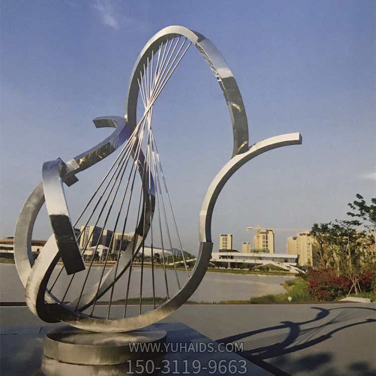 河边广场摆放不锈钢镂空创意艺术博鱼网页版