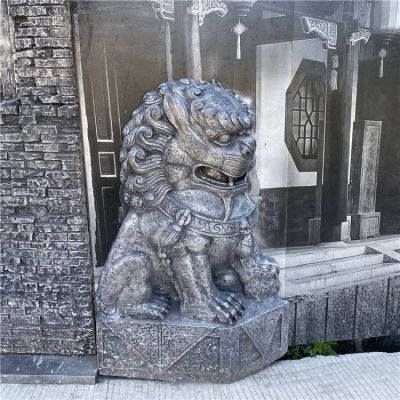 庭院门口大型铜雕狮子博鱼网页版