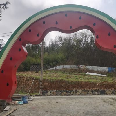 农场摆放玻璃钢大型西瓜拱门博鱼网页版