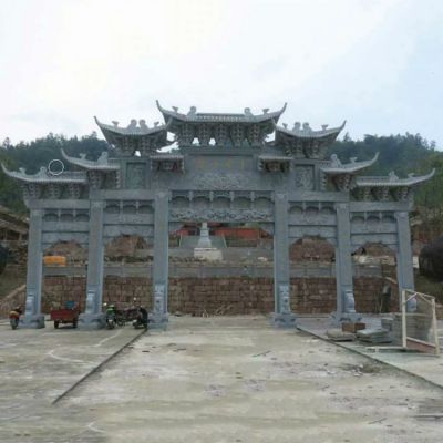 青石仿古建筑寺庙大门摆放五门石牌坊