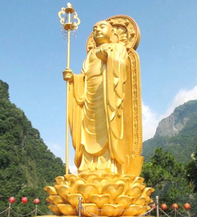 户外广场大型鎏金神佛地藏王博鱼网页版