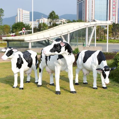 动物园三只玻璃钢奶牛博鱼网页版