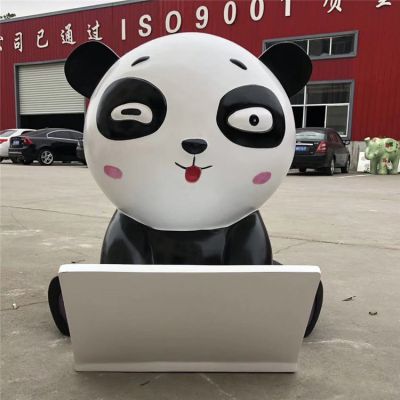 玻璃钢卡通户外园林玩电脑的熊猫博鱼网页版