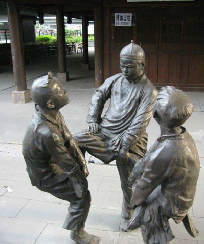 公园铜雕古代男孩斗鸡博鱼网页版