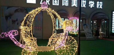 影楼商场镂空白色带彩灯不锈钢马车博鱼网页版
