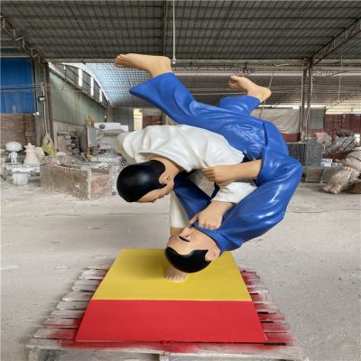 玻璃钢园林户外摔跤的人物博鱼网页版
