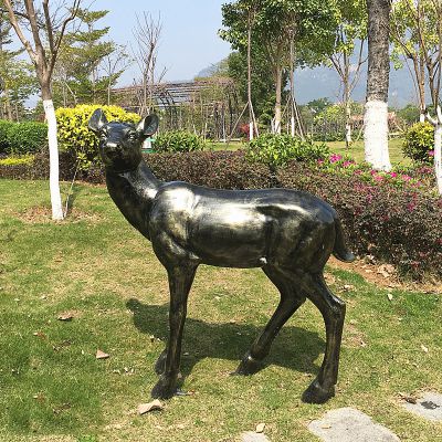 草坪广场铜雕仿古鹿博鱼网页版