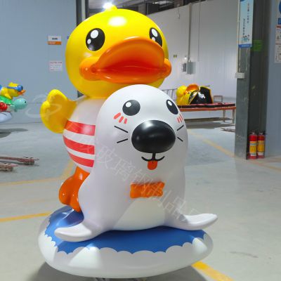 游乐场门口玻璃钢彩绘海豚和鸭子 游泳鸭子博鱼网页版
