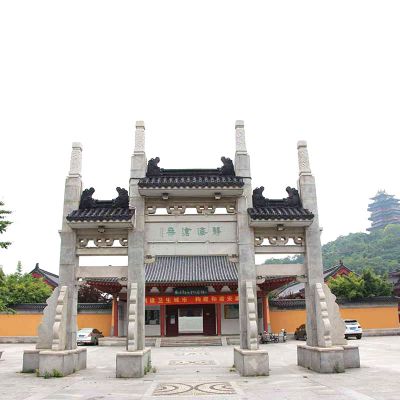 佛教景区三门青石瓦斗拱石牌坊