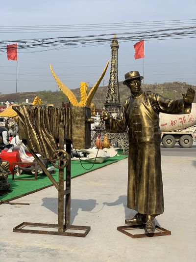 旅游景区摆放玻璃钢仿铜民俗拍照人物博鱼网页版