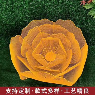 公园草坪摆放不锈钢网格喷漆黄色花朵博鱼网页版