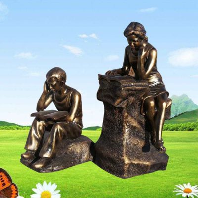 公园草地摆放玻璃钢仿铜读书人物博鱼网页版
