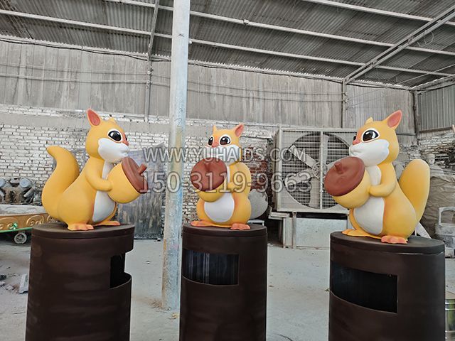 玻璃钢松鼠造型垃圾桶博鱼网页版