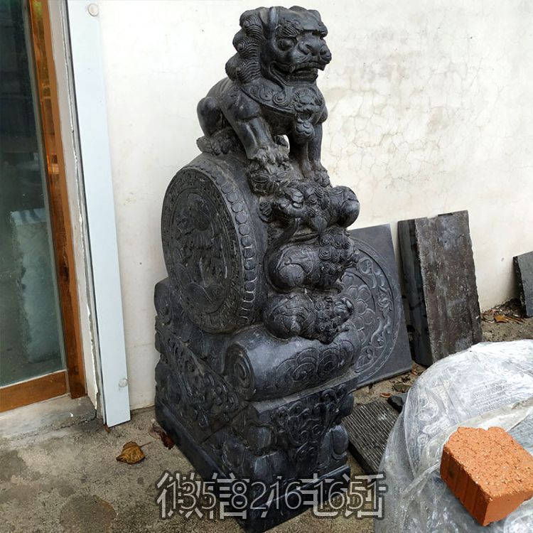 大型狮子抱鼓石青石门墩