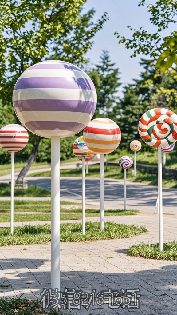 公园里的玻璃钢棒棒糖美陈装饰摆件