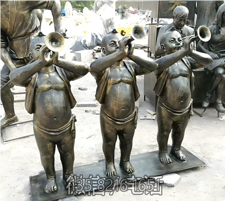 吹唢呐的玻璃钢仿铜儿童吹奏博鱼网页版