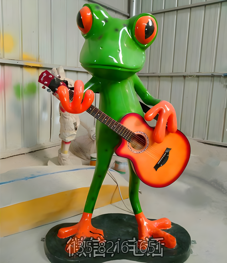 玻璃钢卡通演奏乐器弹吉他的青蛙博鱼网页版