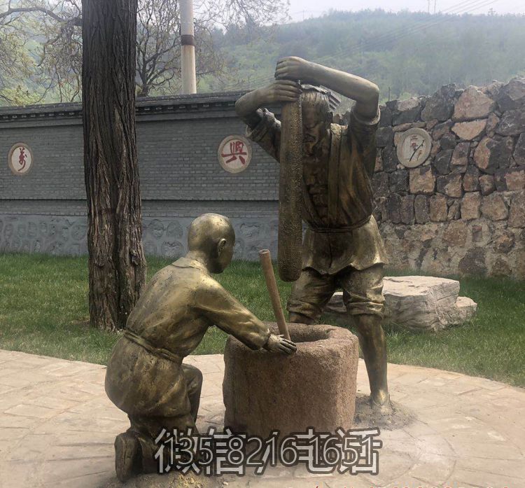 民俗文化景观摆件玻璃钢仿铜打糍粑的情景人物博鱼网页版