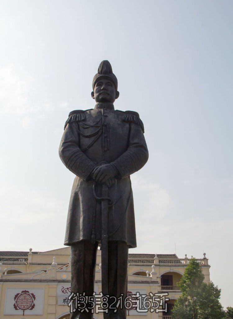 大型户外商场摆放伟人孙中山青铜博鱼网页版