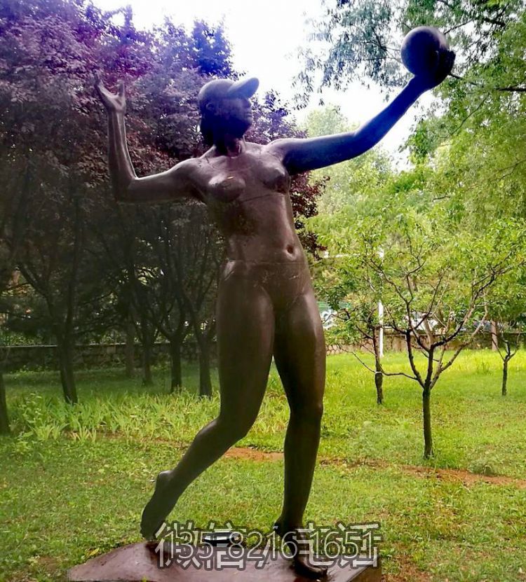 公园户外景观玻璃钢仿铜运动打排球的人物博鱼网页版