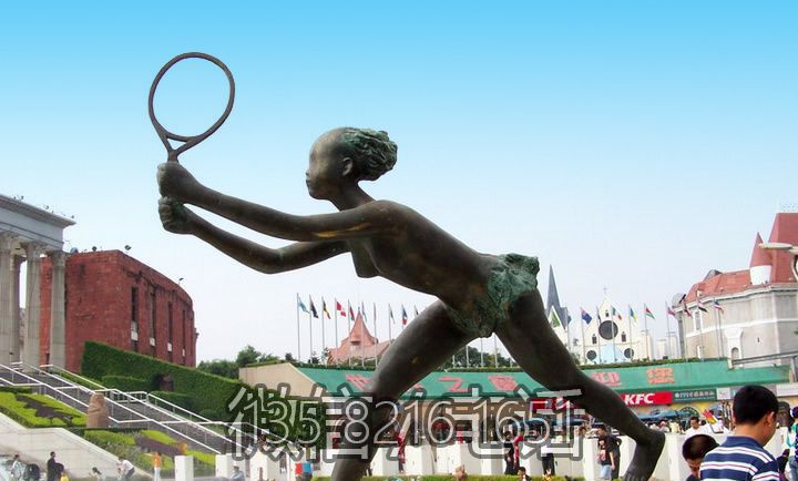 城市广场大型装饰摆件玻璃钢仿铜打羽毛球的人物博鱼网页版