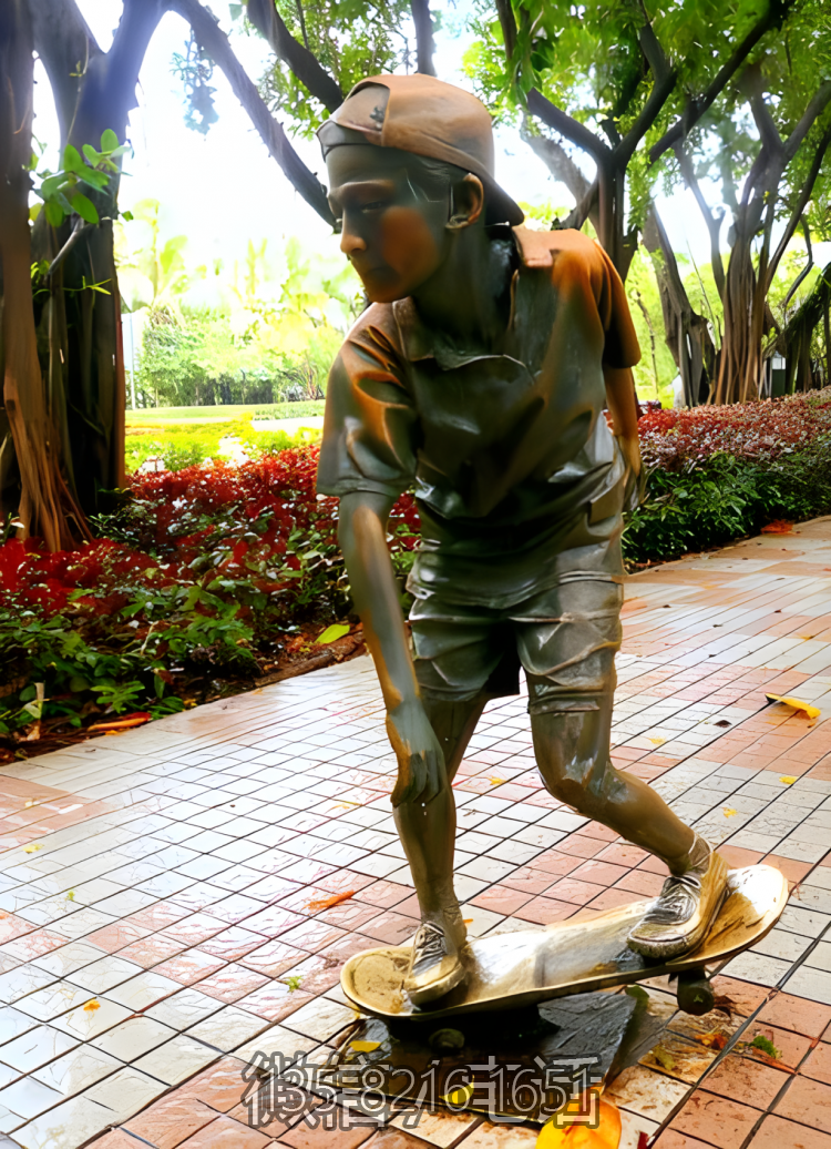 景观公园运动主题摆件玻璃钢玩滑板的人物博鱼网页版