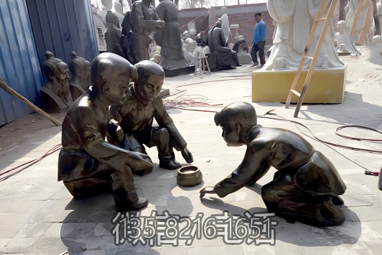 童趣景观摆件户外玻璃钢仿铜斗蛐蛐的儿童博鱼网页版