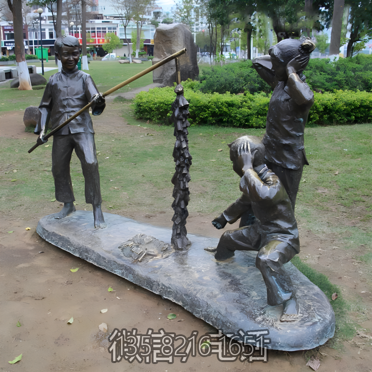 公园摆件童趣景观玻璃钢仿铜放鞭炮的人物博鱼网页版