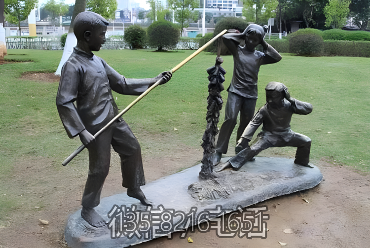 景观户外玻璃钢仿铜放鞭炮的儿童组合小品博鱼网页版