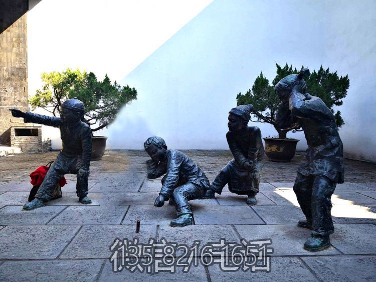 景观户外玻璃钢仿铜放鞭炮的儿童组合小品博鱼网页版