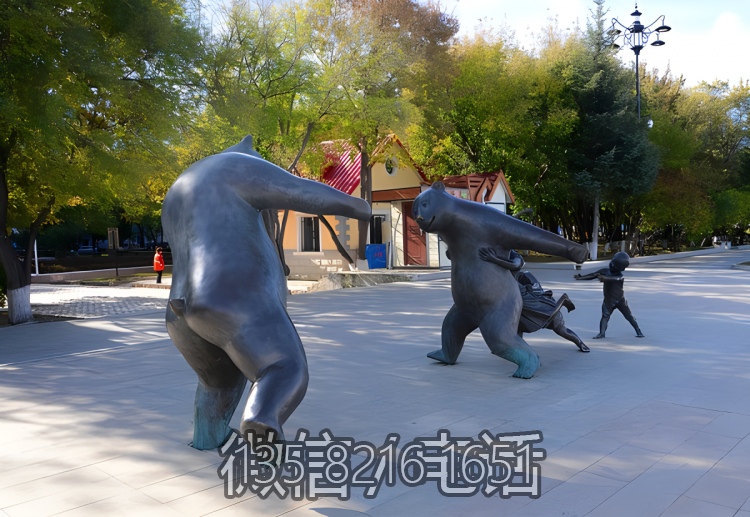 创意玻璃钢抽象定制熊大熊二一起玩老鹰抓小鸡的博鱼网页版