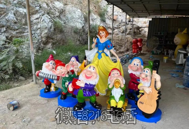 游乐场玻璃钢卡通彩绘白雪公主和七个小矮人博鱼网页版摆件