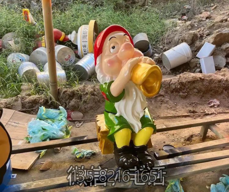 店铺美陈装饰品摆件玻璃钢吹螺号的小矮人博鱼网页版