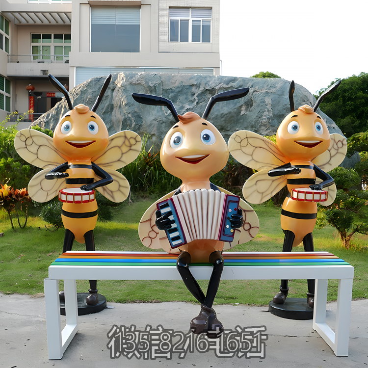 花园游乐场美陈装饰摆件卡通玻璃钢树脂蜜蜂组合博鱼网页版