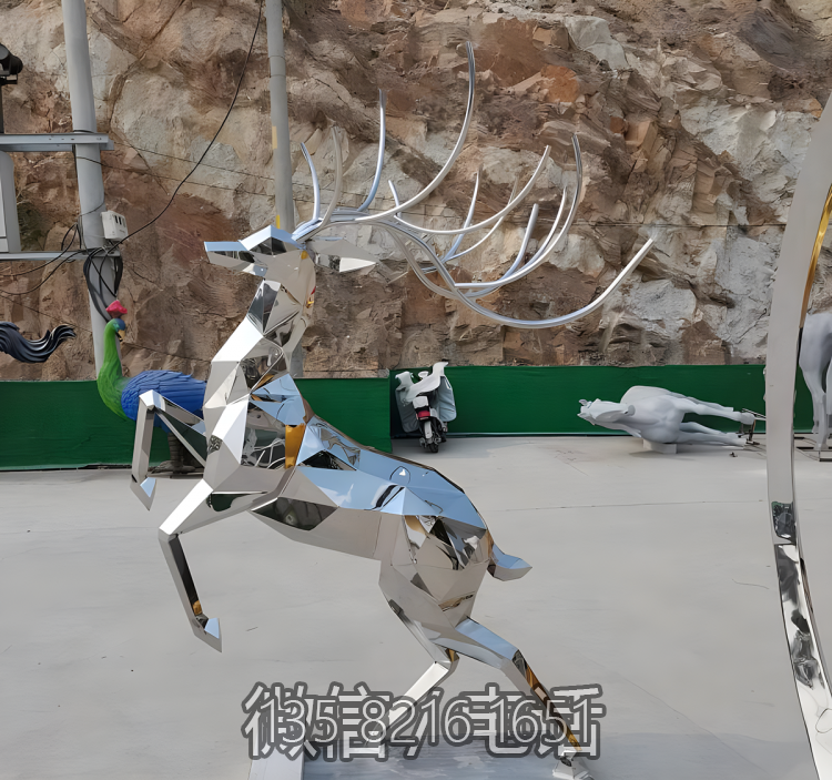 不锈钢动物摆件景区户外定制块面动物摆件梅花鹿博鱼网页版