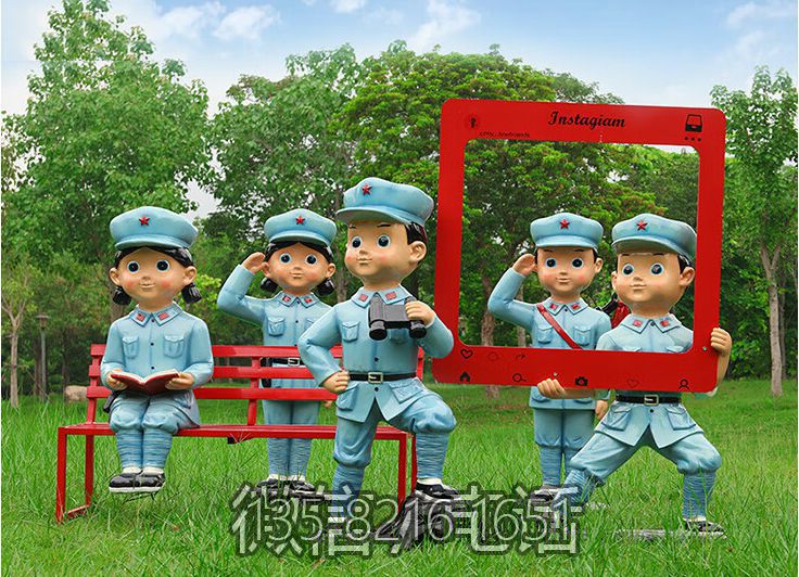 拍照打卡玻璃钢卡通八路军战士博鱼网页版