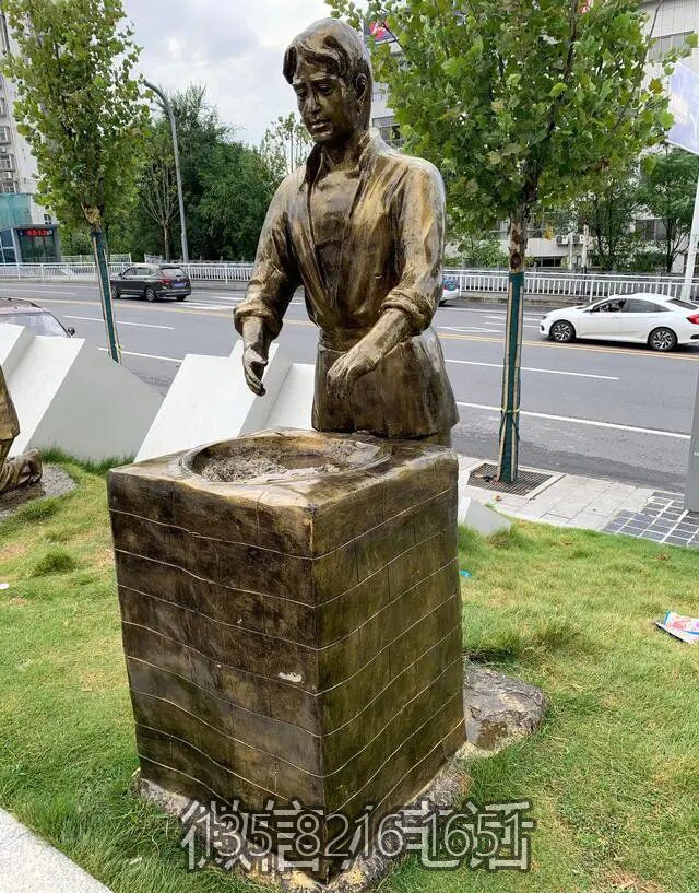 城市街道玻璃钢炒茶的制茶人物博鱼网页版