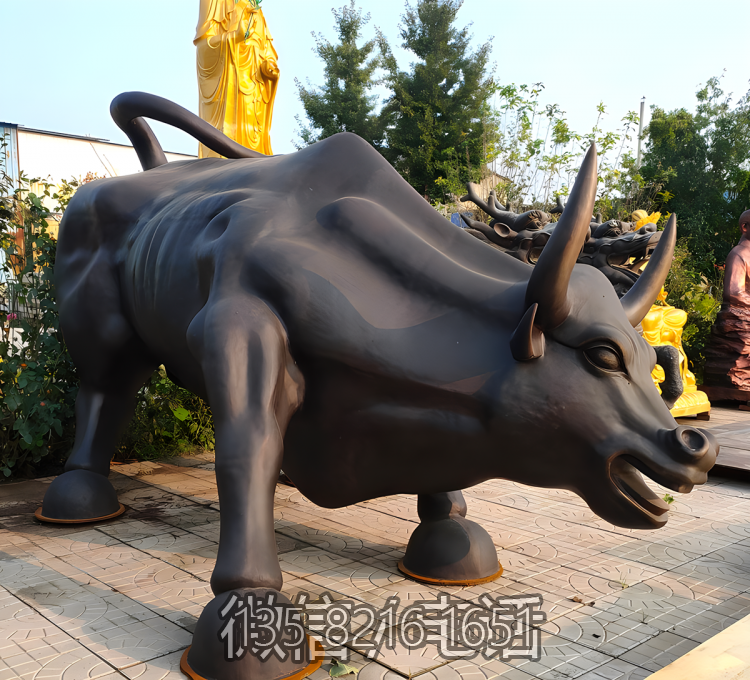 街道路边大型动物装饰落地摆件定制玻璃钢铸铜华尔街牛博鱼网页版
