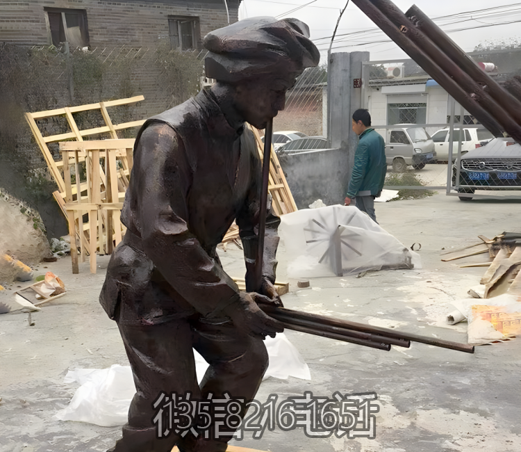 少数民族的乐器和人物街边铜雕音乐人博鱼网页版