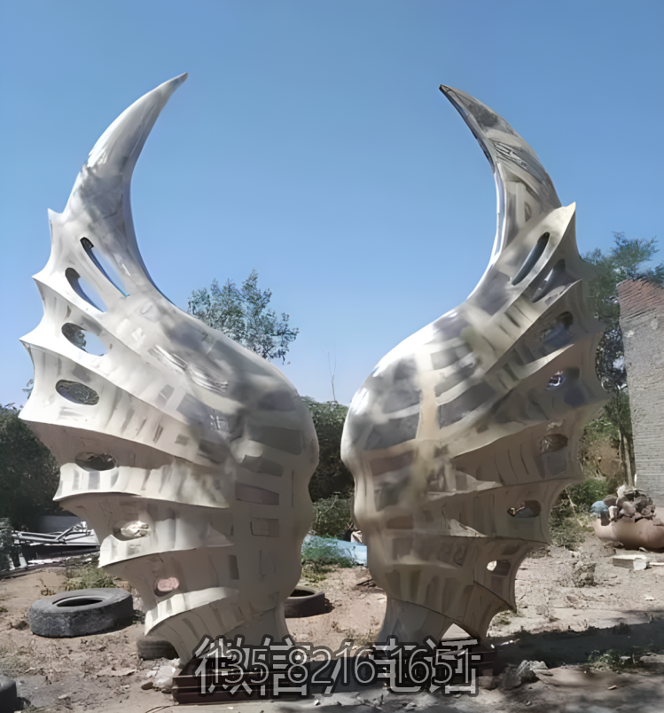 一对玻璃钢抽象翅膀博鱼网页版