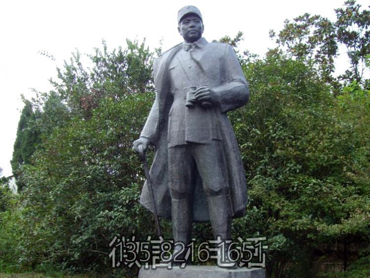 叶挺将军全身像