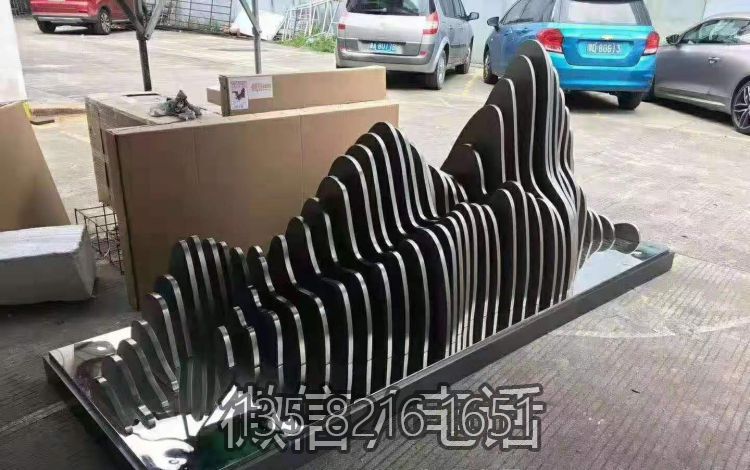 假山博鱼网页版-不锈钢假山博鱼网页版水池景装饰抽象立体镂空铁艺山形山峰山峦造型_712 假山博鱼网页版-不锈钢假山博鱼网页版水池景装饰抽象立体镂空铁艺山形山峰山峦造型_712