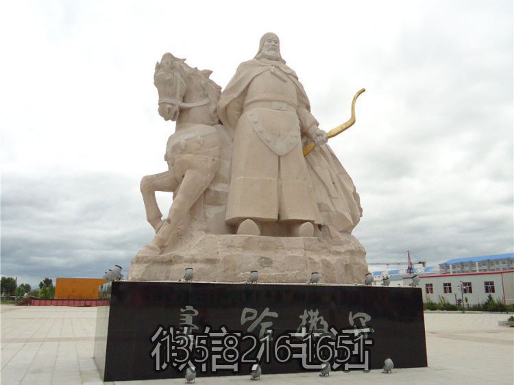 一代神弓——哈撒尔石雕人物像